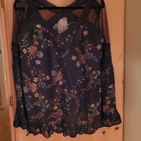 Blouse - Picture 1 of 2